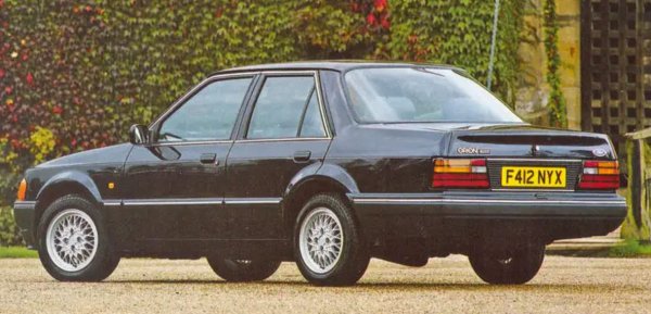 Нещо извънредно специално, 1600E е нещо като луксозна версия на Escort. Базиран на Orion Ghia Injection, който използва същия 1,6-литров двигател със 105 к.с. като XR3i, той е базиран на вече добре обзаведения интериор на Ghia. Специалистите от Tickford монтират изцяло кожен салон с капачки на вратите от истински орех, а уникалните алуминиеви джанти с кръстосани спици допълват пакета. 